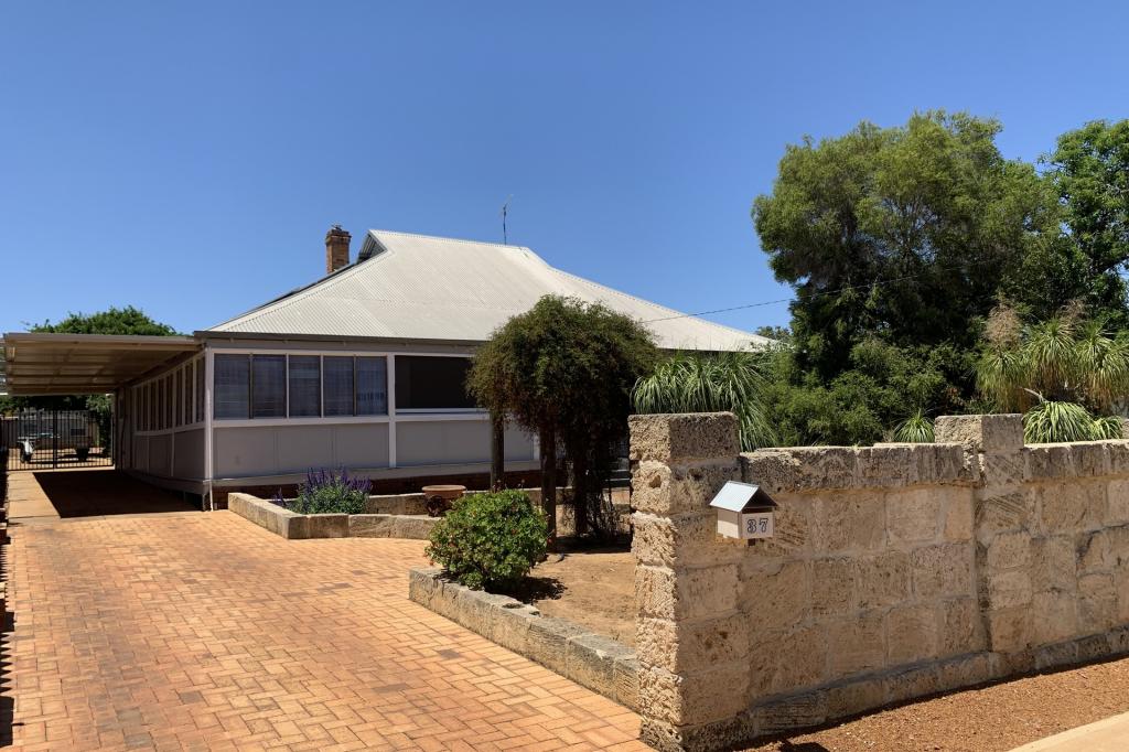 37 Goyder St, Corrigin, WA 6375