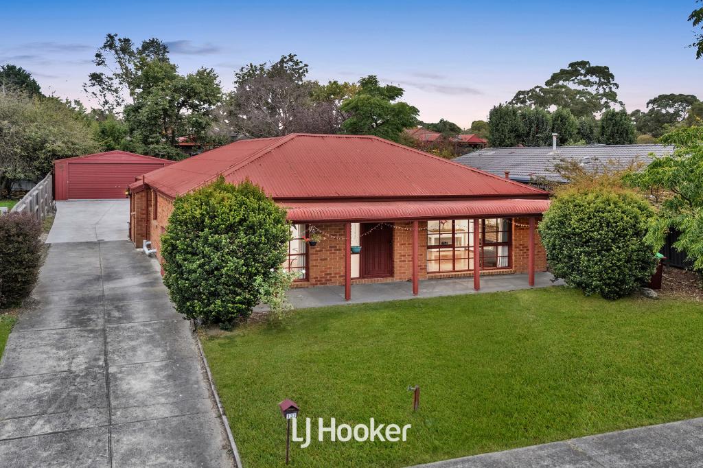 137 Avebury Dr, Berwick, VIC 3806