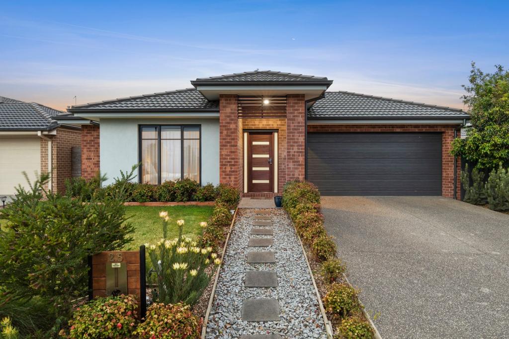 25 Tenneyson Cl, Armstrong Creek, VIC 3217