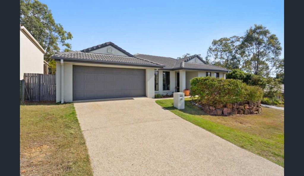 29 Viewpoint Dr, Springfield Lakes, QLD 4300