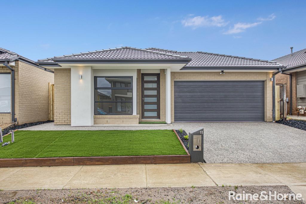 11 FURNESS CL, WYNDHAM VALE, VIC 3024