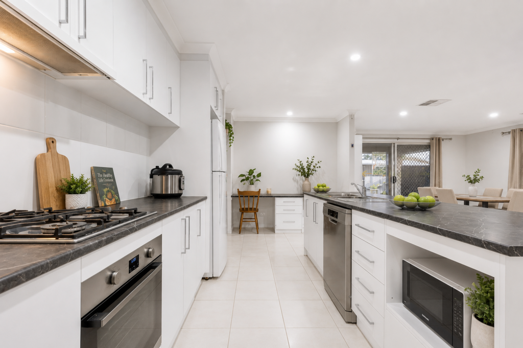 728 Centaur Rd, Hamilton Valley, NSW 2641