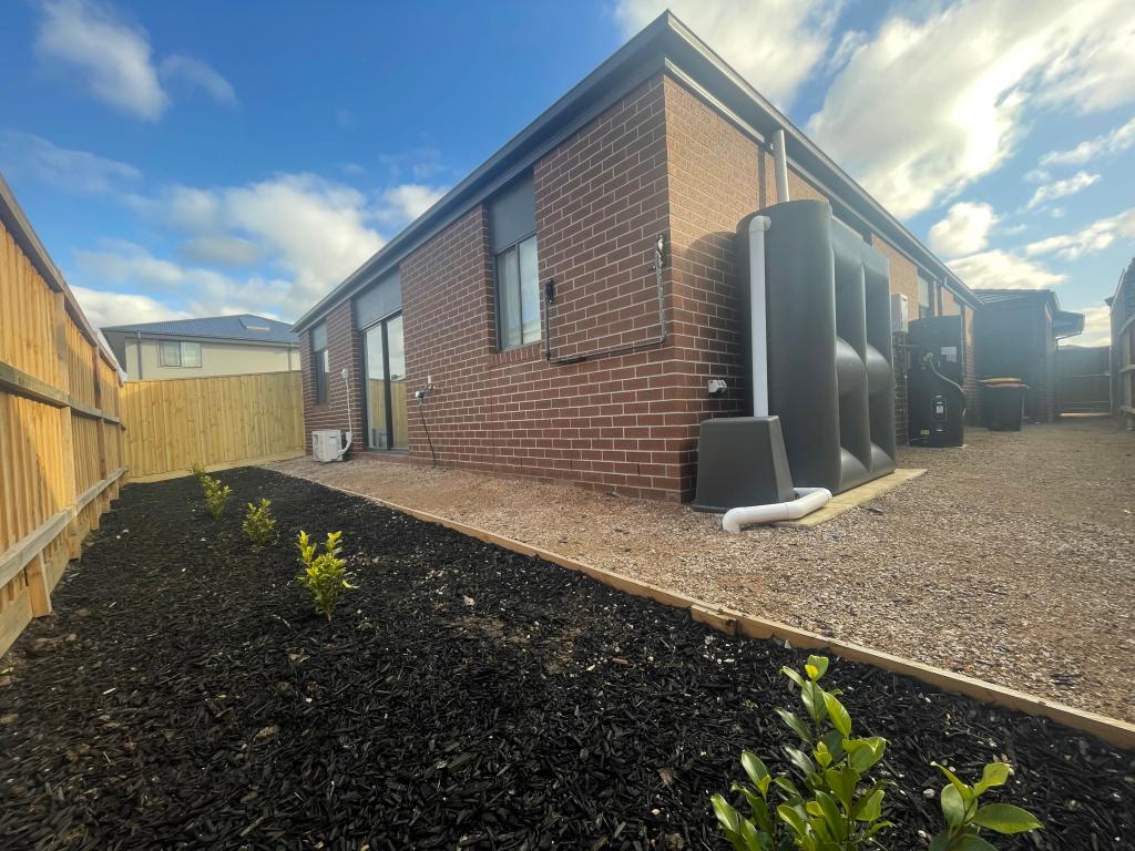 6A APPRENTICES RD, SUNBURY, VIC 3429