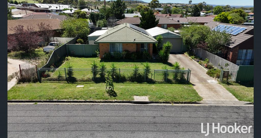 52 Jonathan Dr, Darley, VIC 3340