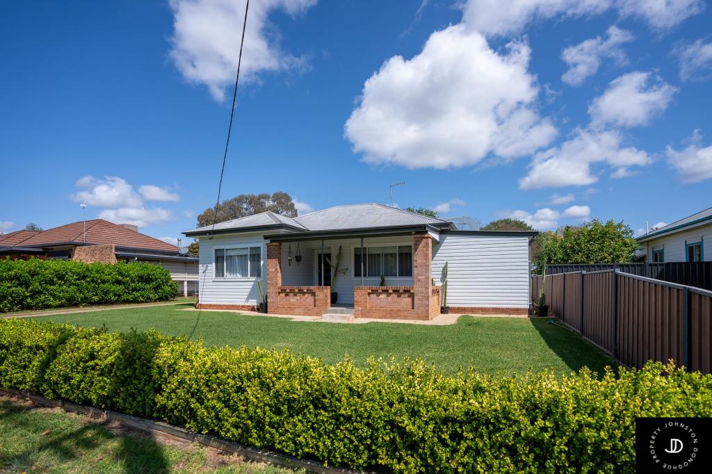 25 EIGHTH MEMORIAL DR, GUNNEDAH, NSW 2380