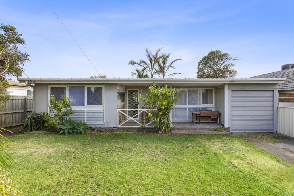 24 Gilbert St, St Leonards, VIC 3223