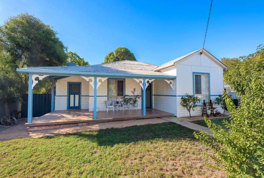 11 Mahonga St, Condobolin, NSW 2877