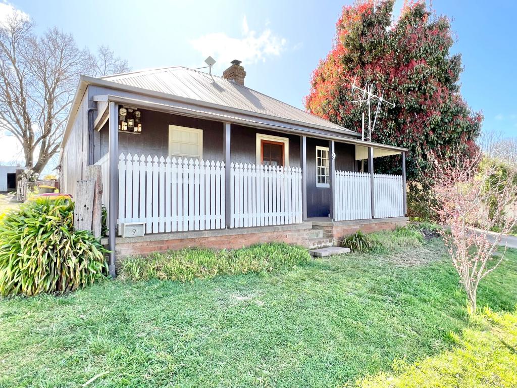 9 Pilcher St, Millthorpe, NSW 2798