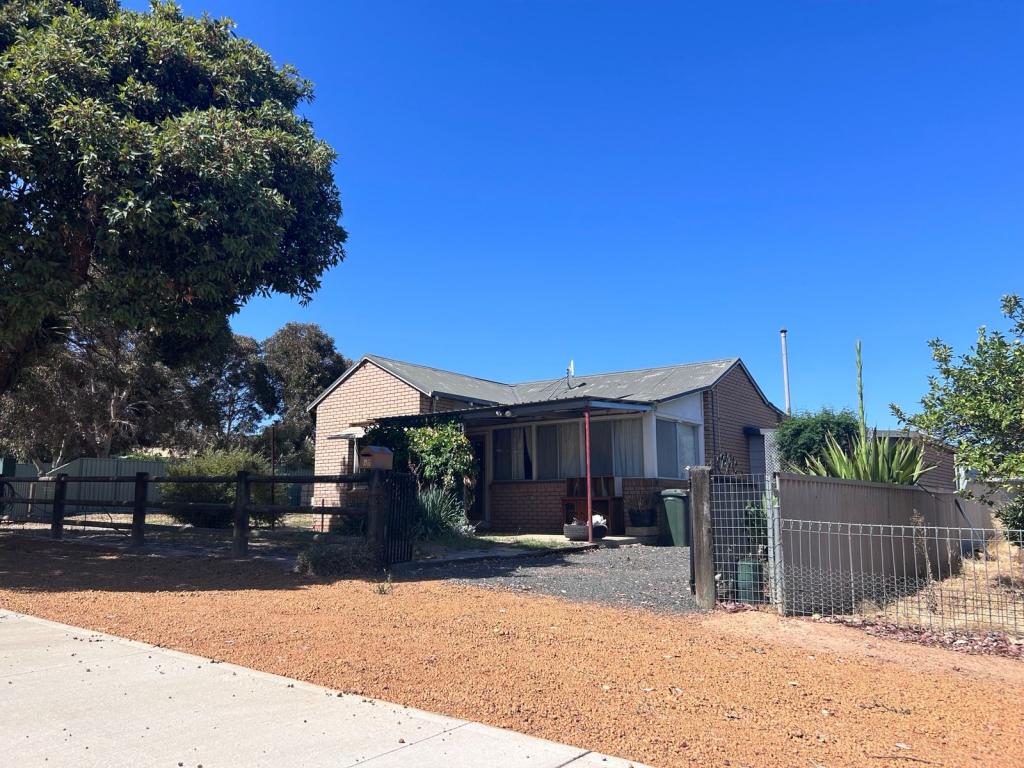 17 Forrest St, Boddington, WA 6390