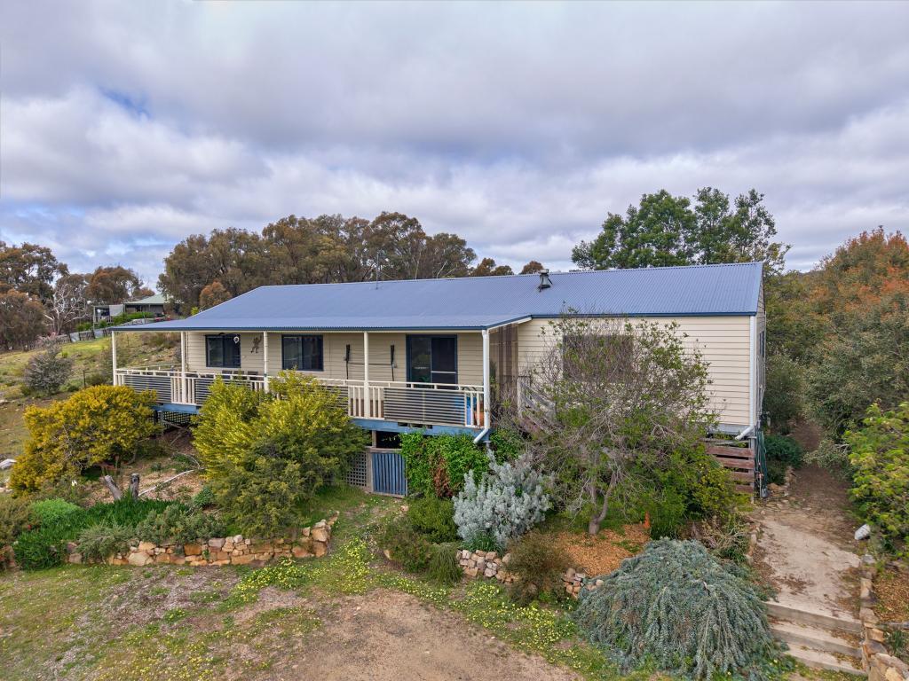 66 Hall Rd, Heathcote, VIC 3523