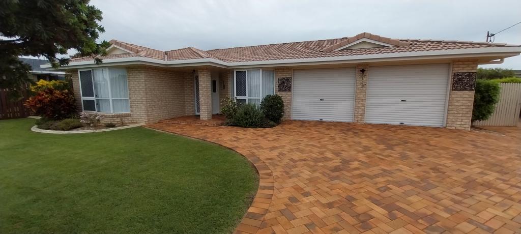 26 Dante St, Burnett Heads, QLD 4670