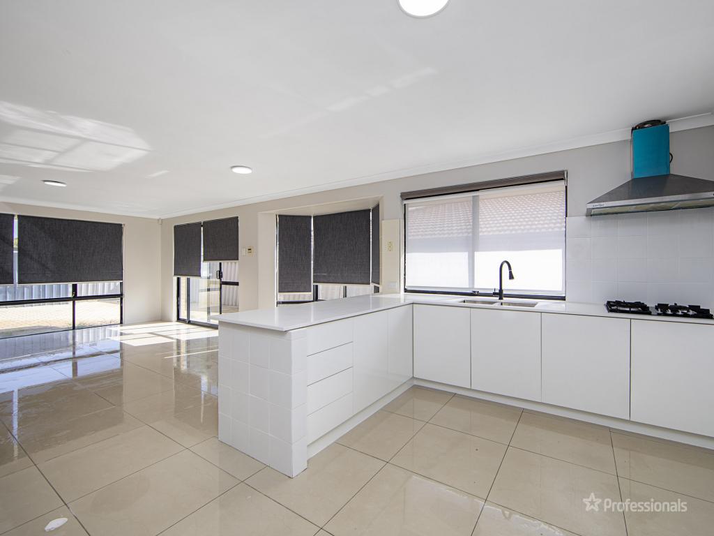 17 Cleveland Ct, Marangaroo, WA 6064