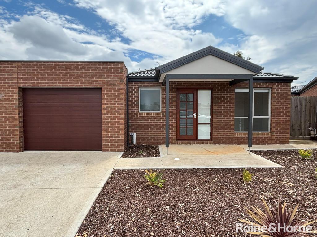 2/8 Coventry Pl, Melton South, VIC 3338