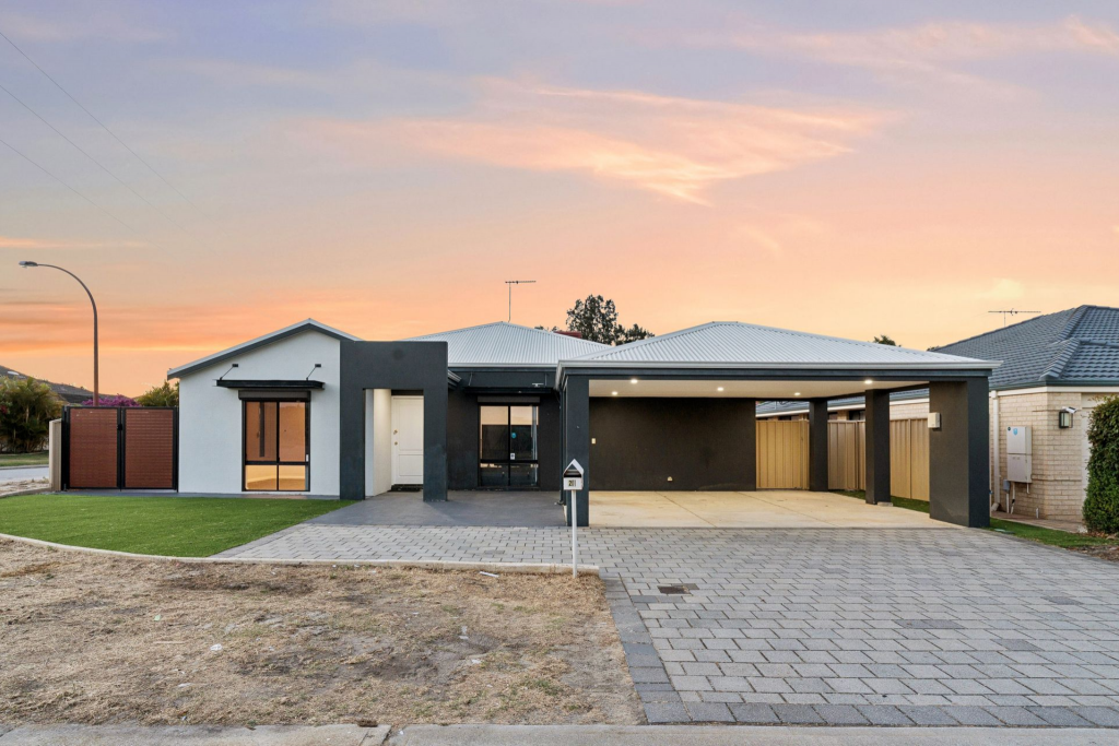 21 Greenland Bvd, Canning Vale, WA 6155