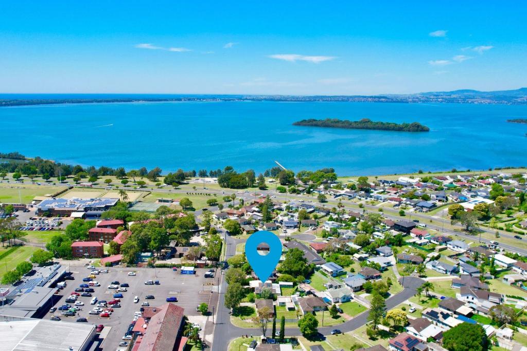 8 Devon St, Berkeley, NSW 2506