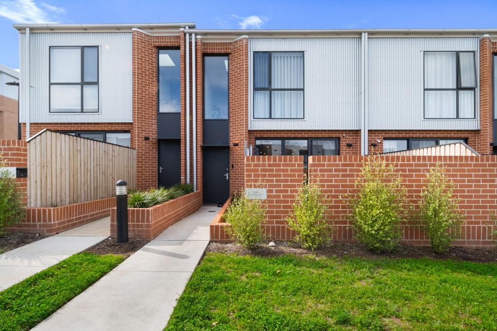 72/2 Woodberry Ave, Coombs, ACT 2611