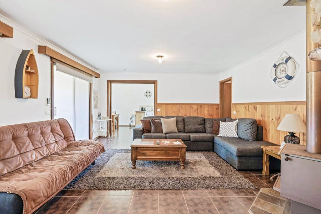 68 Scenic Dr, Cowes, VIC 3922