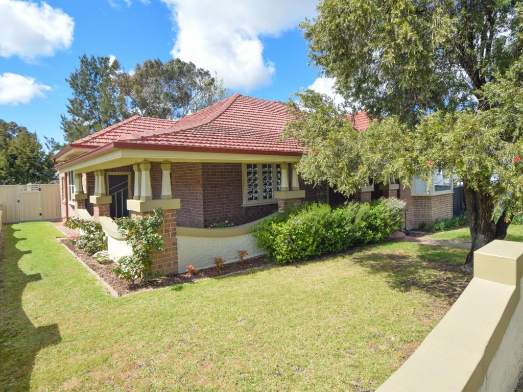 2 Zouch St, Young, NSW 2594