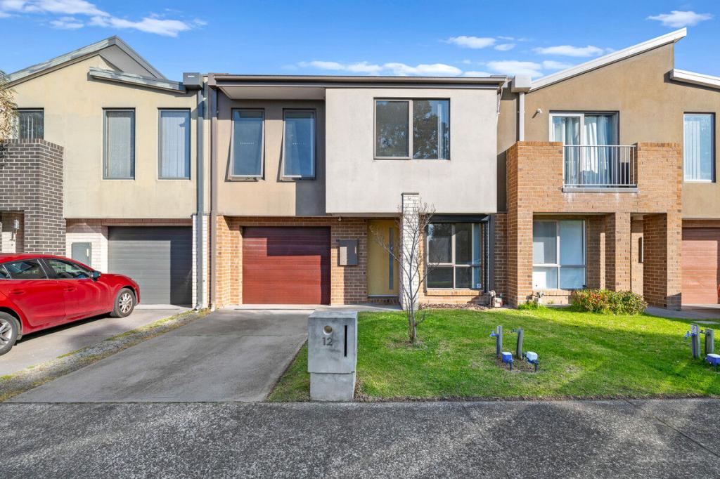 12 Bluestone St, Pakenham, VIC 3810