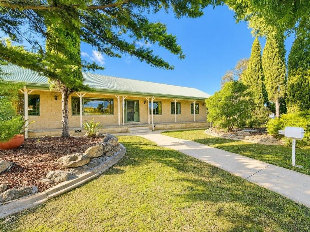 4 Lanaghan St, Glenroy, NSW 2640