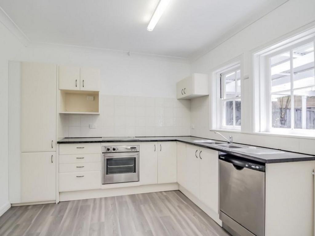 26 Mangerton Rd, Wollongong, NSW 2500