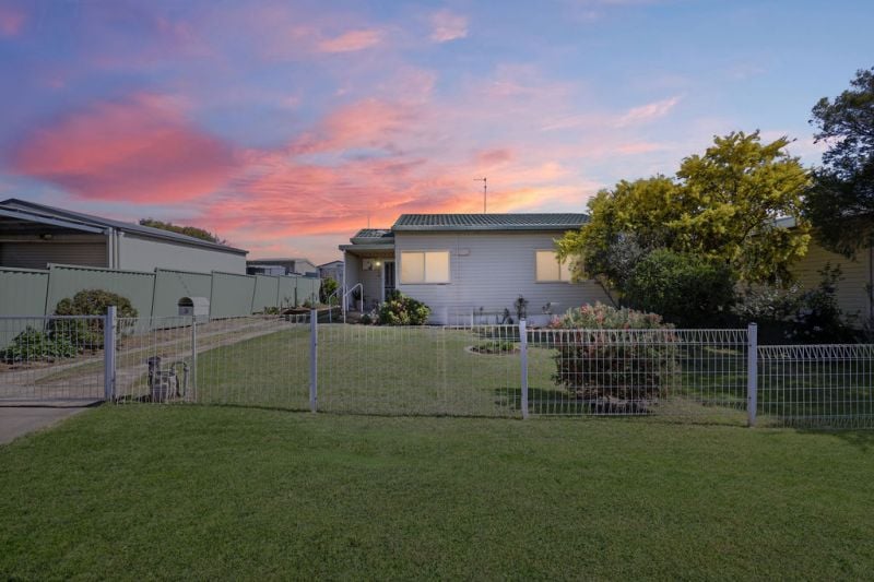 3 Owen Way, West Bathurst, NSW 2795