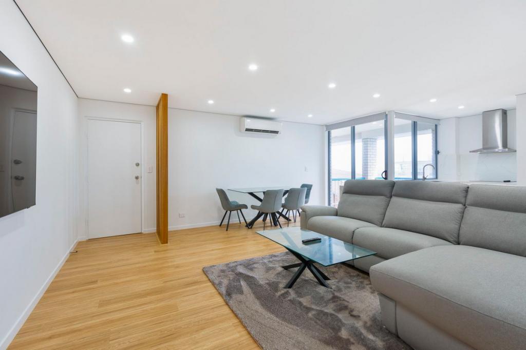 12/294 Marine Pde, Labrador, QLD 4215