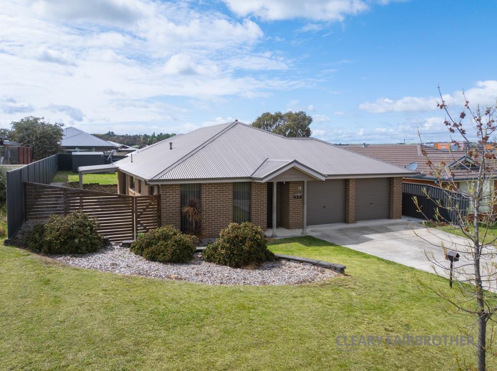 18 SUNDOWN DR, KELSO, NSW 2795