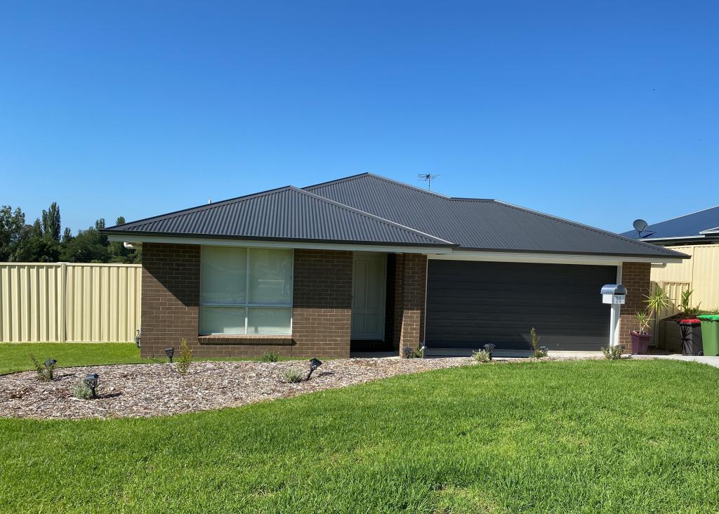 21 Royce Cres, Lavington, NSW 2641