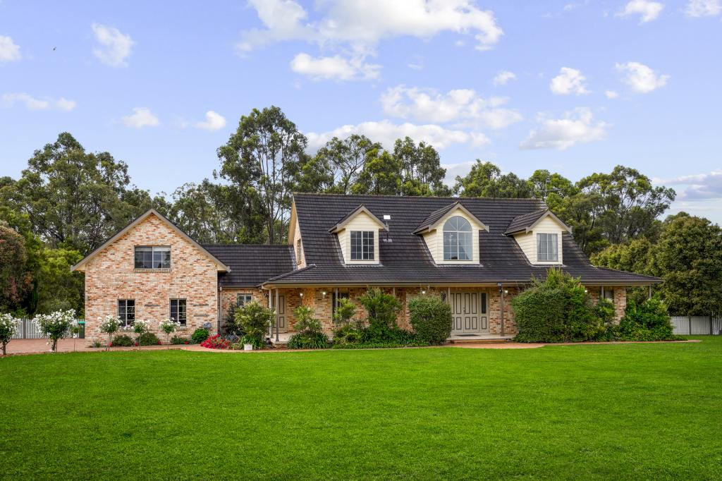 17 Burnside Gr, Windsor Downs, NSW 2756