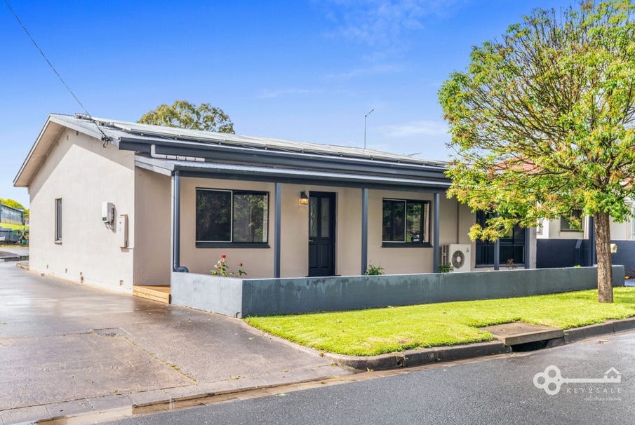 1 LEUMEAH ST, MOUNT GAMBIER, SA 5290