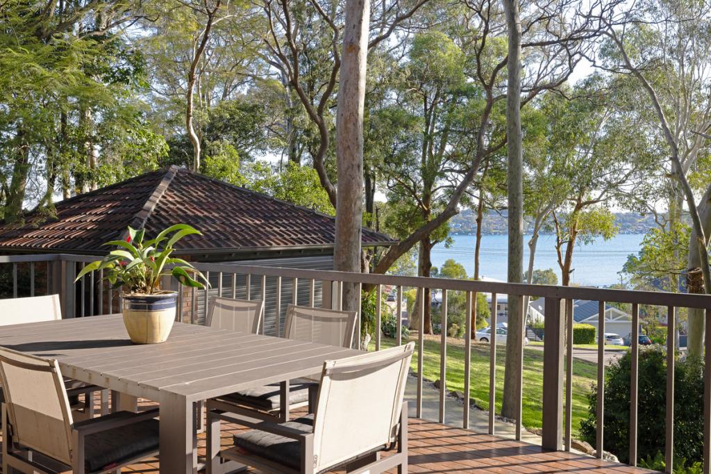 208 Coal Point Rd, Coal Point, NSW 2283