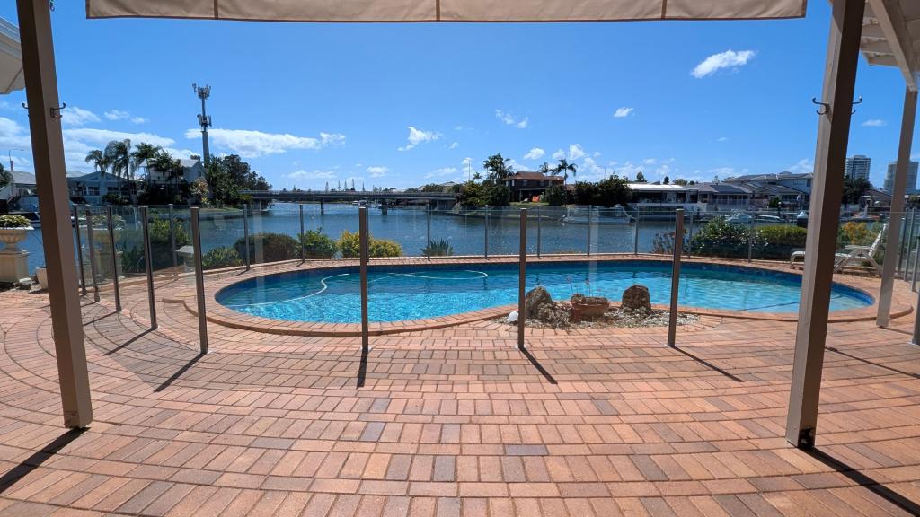 3 Pebble Beach Dr, Runaway Bay, QLD 4216