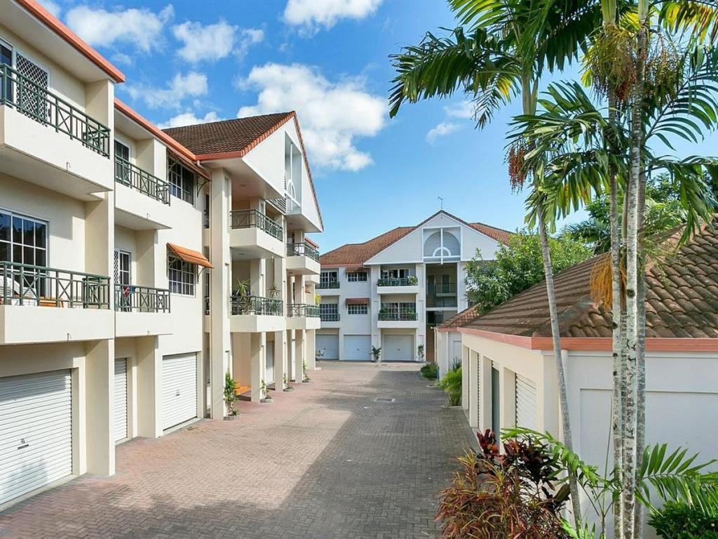 33/327-329 Lake St, Cairns North, QLD 4870