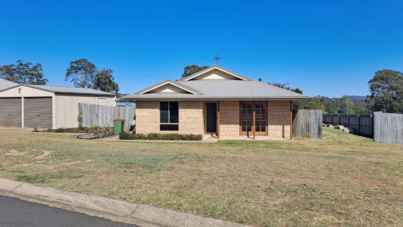 1 Jackson Ct, Crows Nest, QLD 4355