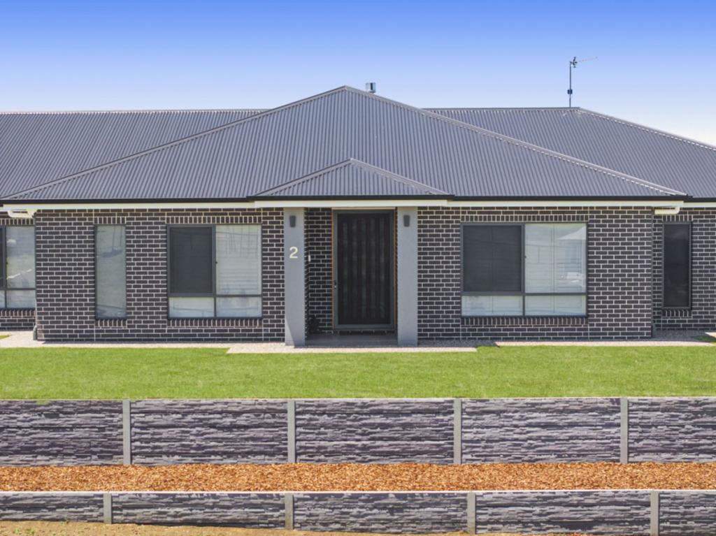 2 DRAZEN PL, MERINGANDAN WEST, QLD 4352