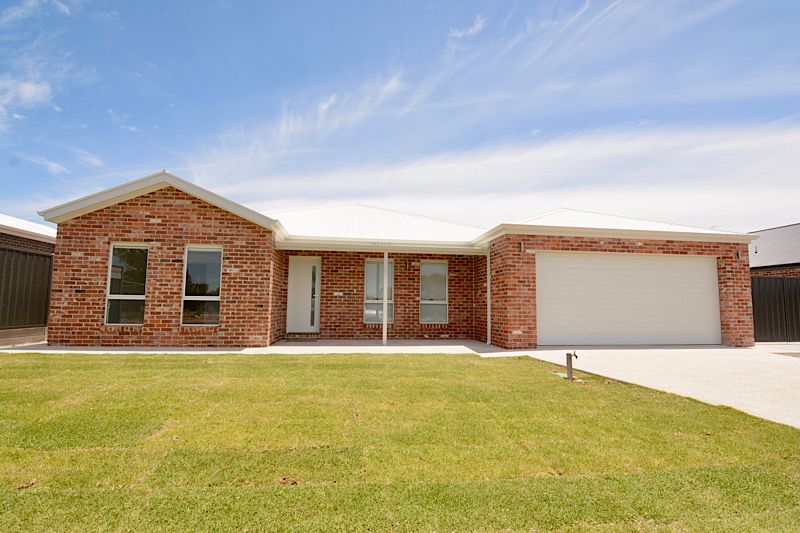 9 WETLANDS DR, MILDURA, VIC 3500