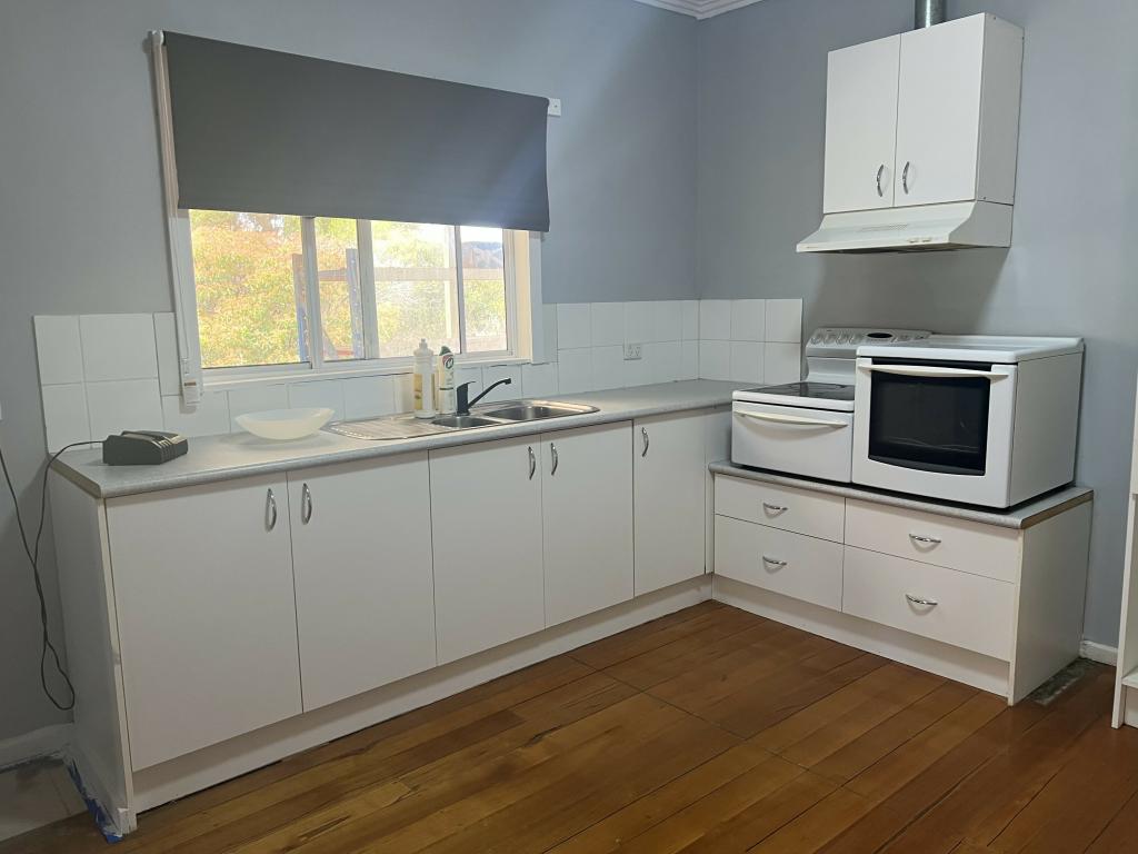 32 Racecourse Rd, Berrigan, NSW 2712