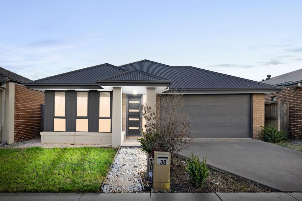 38 PEAR ST, WYNDHAM VALE, VIC 3024