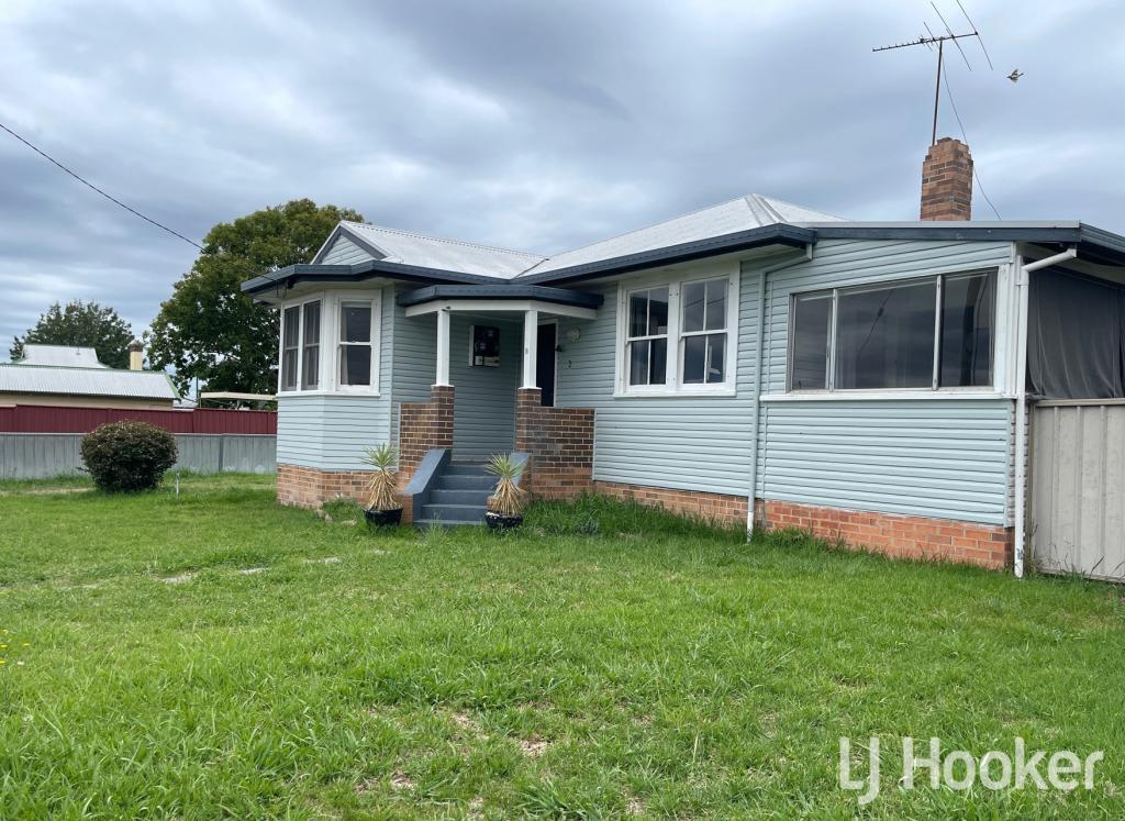 2 GILCHRIST ST, INVERELL, NSW 2360