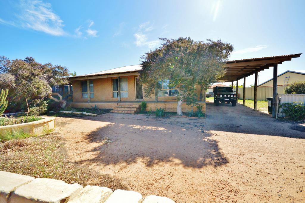 17 Batavia Cir, Kalbarri, WA 6536