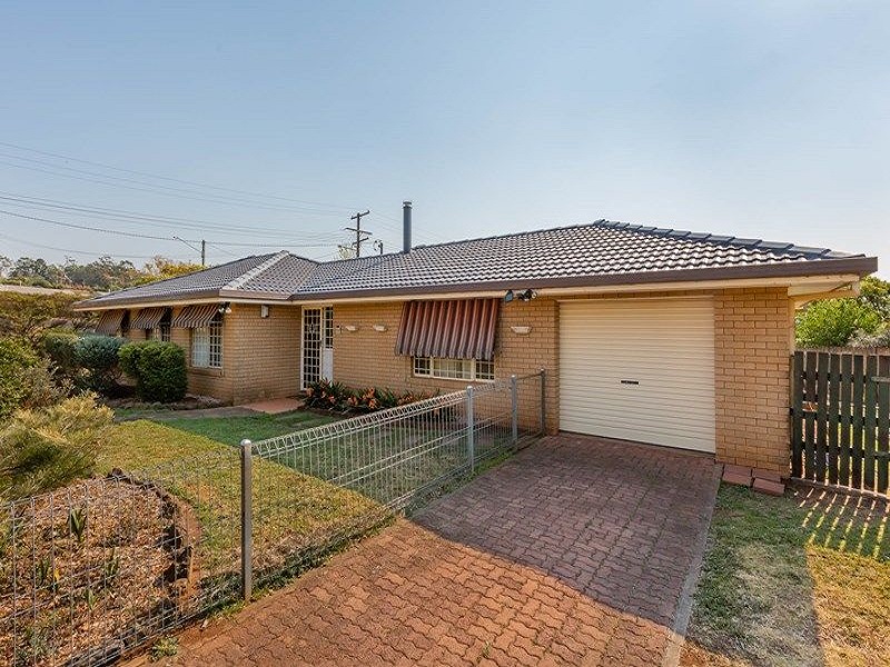 2 Chardonnay St, Wilsonton Heights, QLD 4350