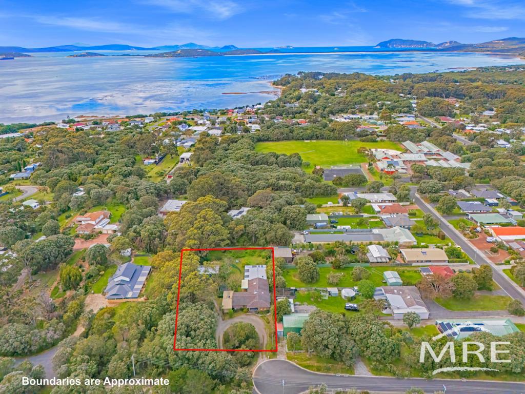 35 Queen St, Little Grove, WA 6330