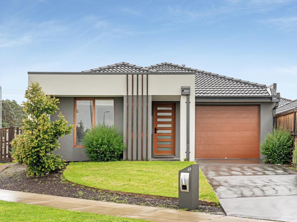69 Blue Lily Cct, Junction Village, VIC 3977