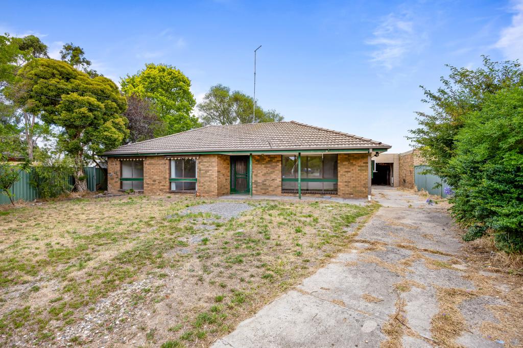 6 Forest Ct, Wendouree, VIC 3355