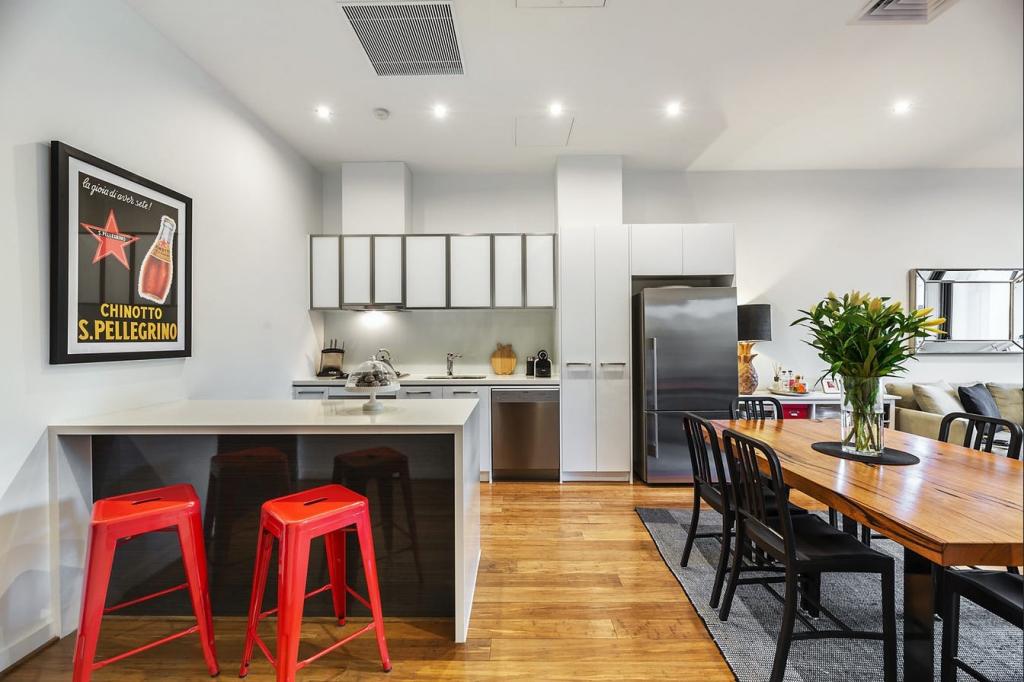 4/18 Bent St, Kensington, VIC 3031