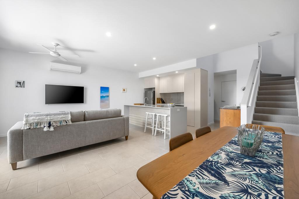 33/11 PANAMA CRES, MOUNTAIN CREEK, QLD 4557