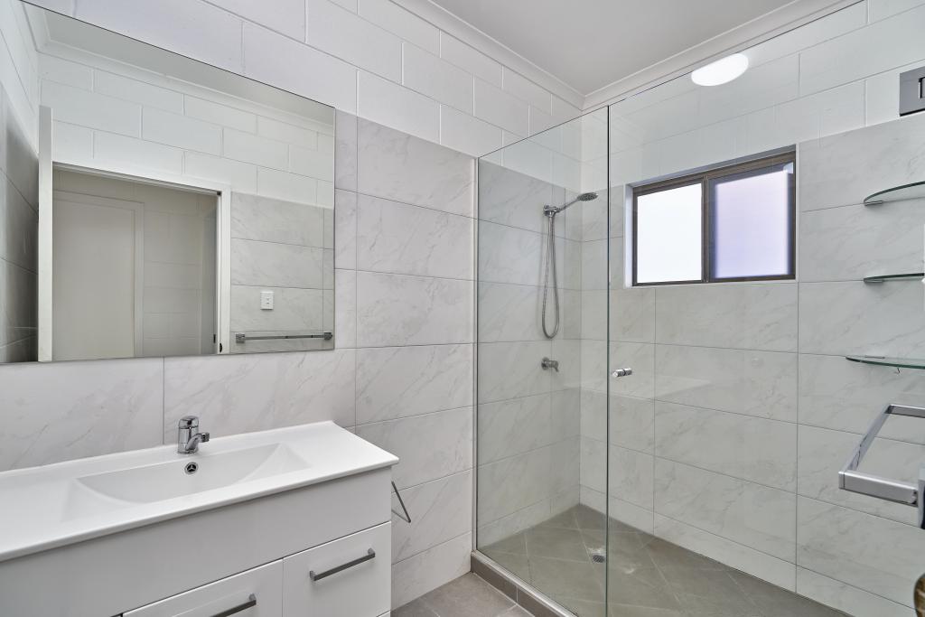 6 Kambara St, White Rock, QLD 4868