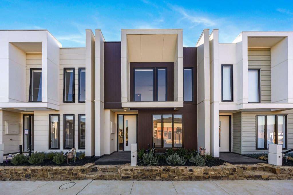 20 Khillari Cct, Clyde North, VIC 3978