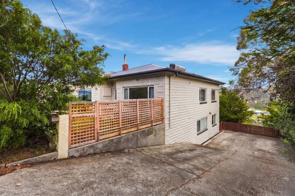26 Lowanna Rd, Lindisfarne, TAS 7015